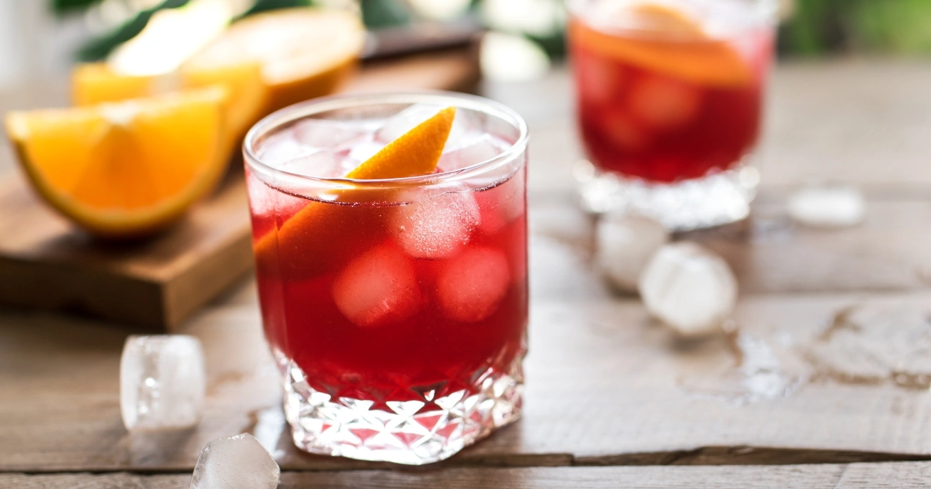 Negroni Rezept – Ein klassischer Cocktail aus Gin, Campari und Wermut, der perfekt ausbalanciert ist