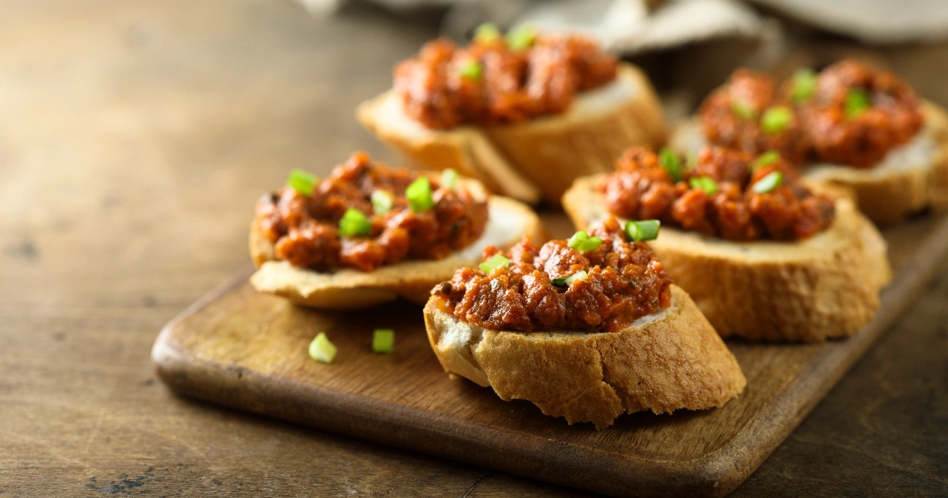 Bruschetta Rezept – Knuspriges Ciabatta mit frischen Tomaten, Basilikum und Knoblauch, perfekt als italienische Vorspeise