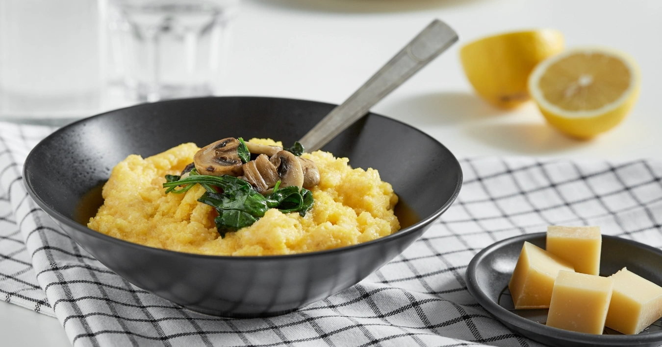 Polenta Rezept – Ein einfaches und vielseitiges Rezept für cremige oder gebratene Polenta, perfekt als Beilage oder Hauptgericht.