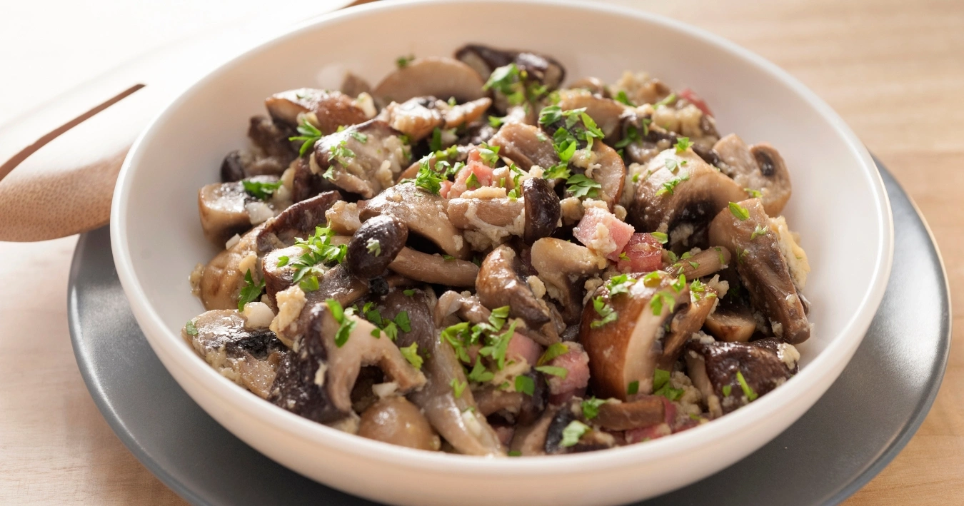 Champignons Rezepte – Köstliche Pilzgerichte von cremigen Suppen bis hin zu herzhaften Pfannengerichten.