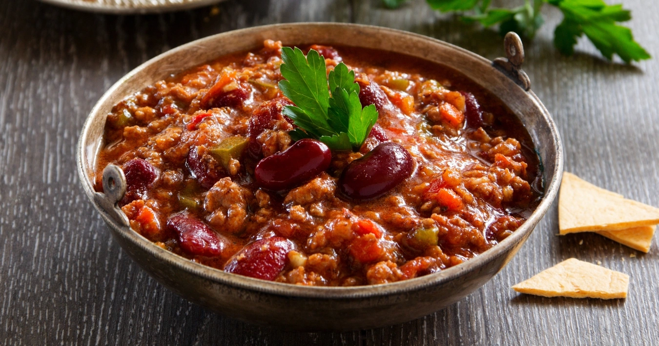 Chili con Carne Rezept – Herzhaftes Tex-Mex-Gericht mit Hackfleisch, Bohnen und würziger Tomatensauce